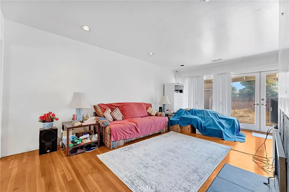 6812 E La Marimba Long Beach, CA 90815