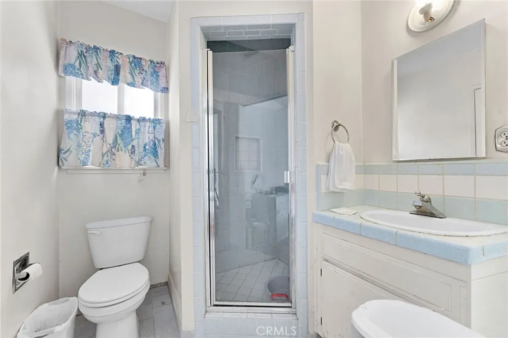 6812 E La Marimba Long Beach, CA 90815