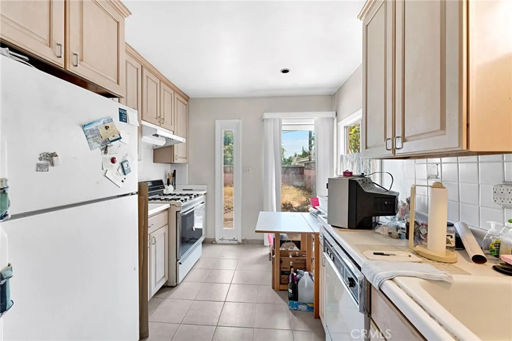 6812 E La Marimba Long Beach, CA 90815