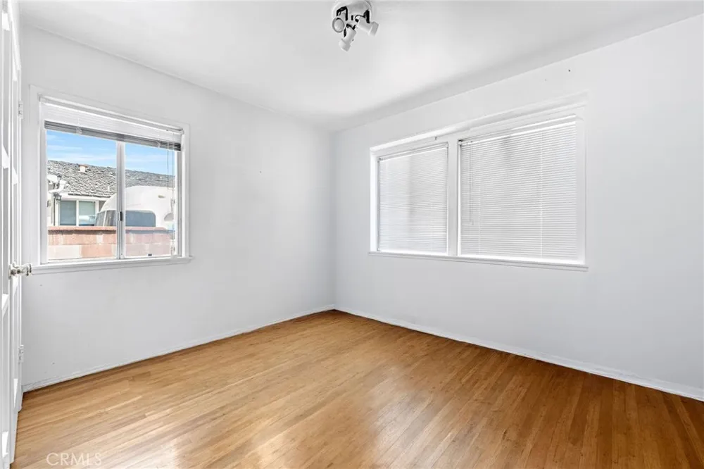 6812 E La Marimba Long Beach, CA 90815