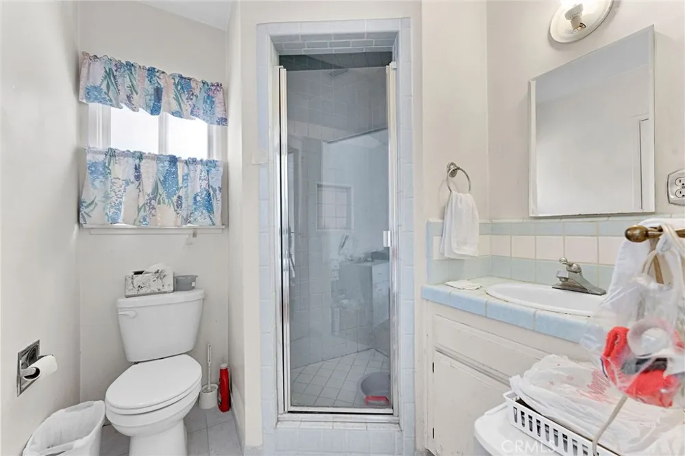 6812 E La Marimba Long Beach, CA 90815
