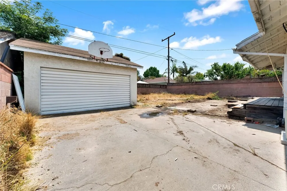 6812 E La Marimba Long Beach, CA 90815