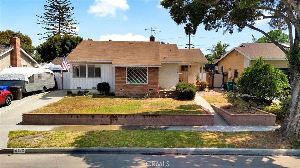 6812 E La Marimba Long Beach, CA 90815