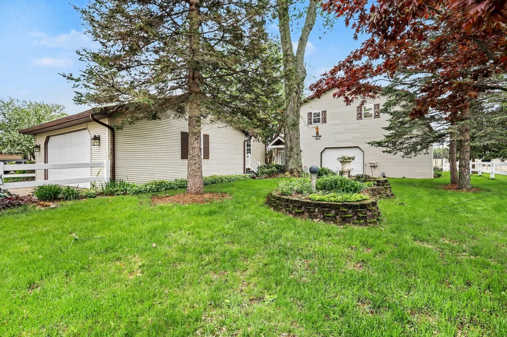 289 Lyon Lake Road Fredonia Township, MI 49068