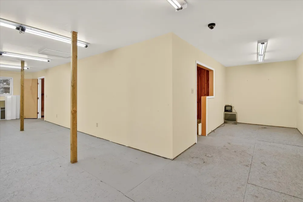 289 Lyon Lake Road Fredonia Township, MI 49068