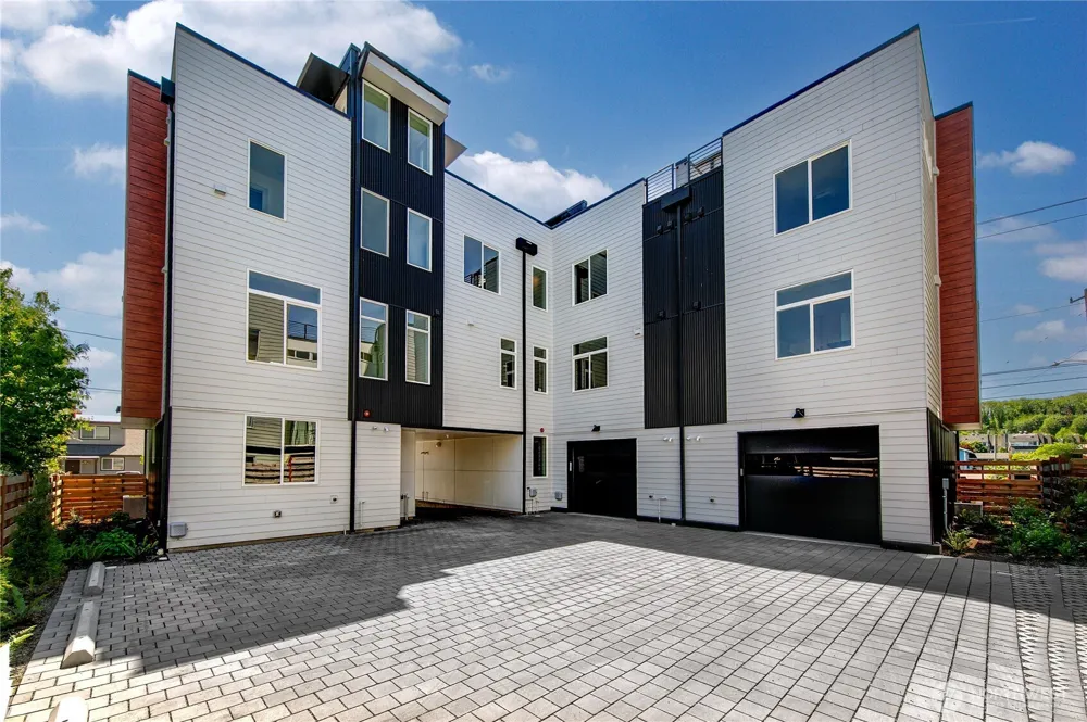 4302 S Holden Street Seattle, WA 98118
