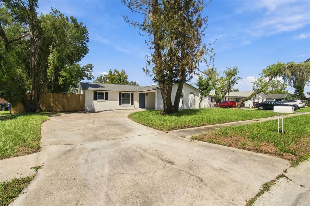 802 WALNUT DRIVE Seffner, FL 33584