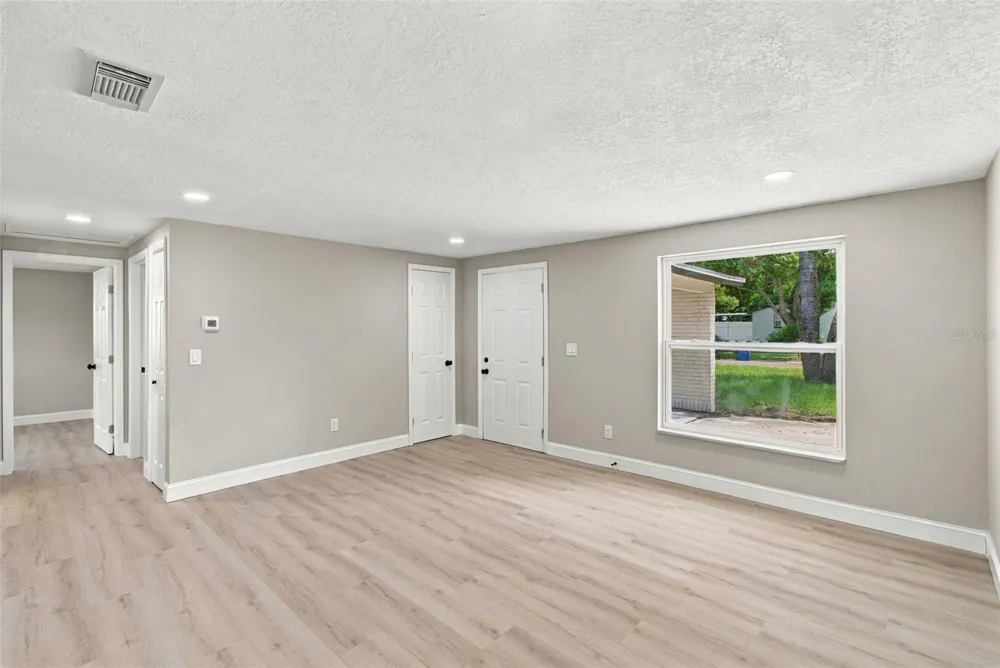 802 WALNUT DRIVE Seffner, FL 33584