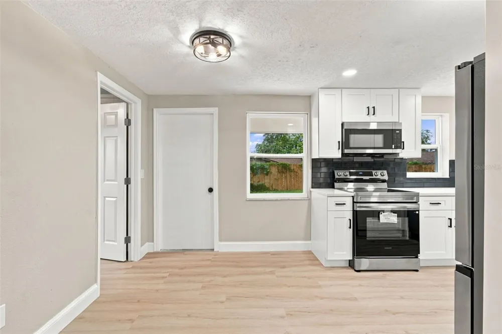802 WALNUT DRIVE Seffner, FL 33584