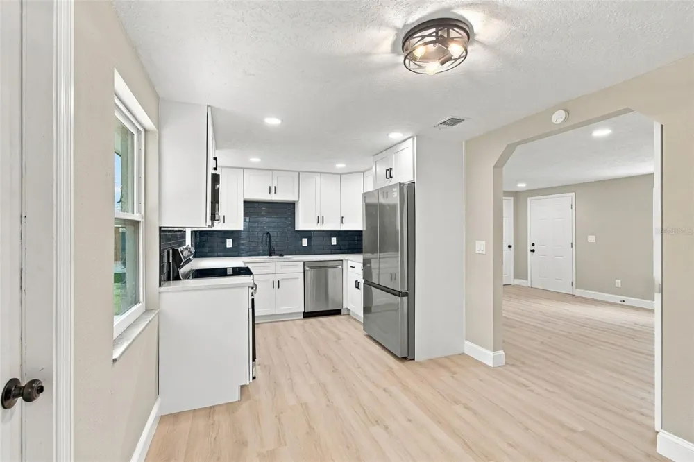 802 WALNUT DRIVE Seffner, FL 33584