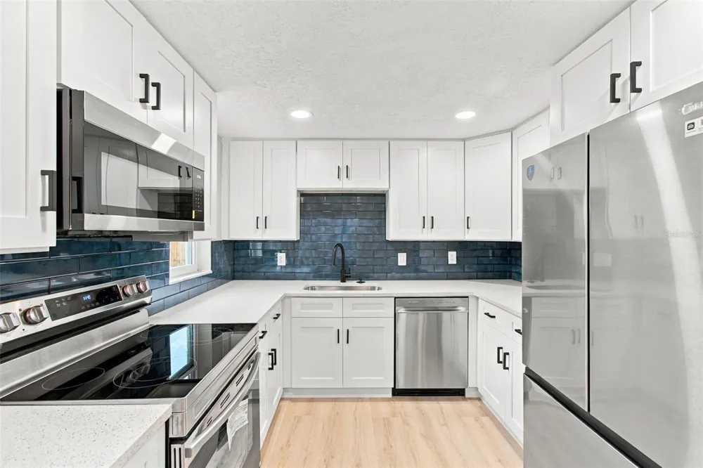 802 WALNUT DRIVE Seffner, FL 33584