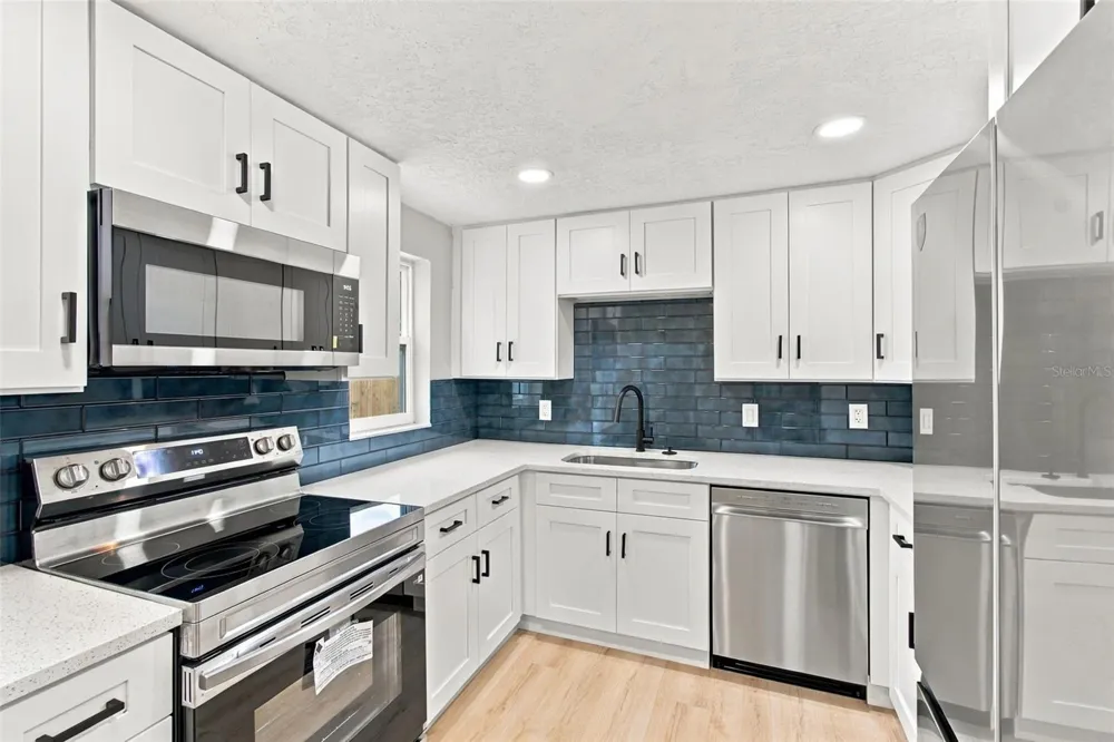 802 WALNUT DRIVE Seffner, FL 33584