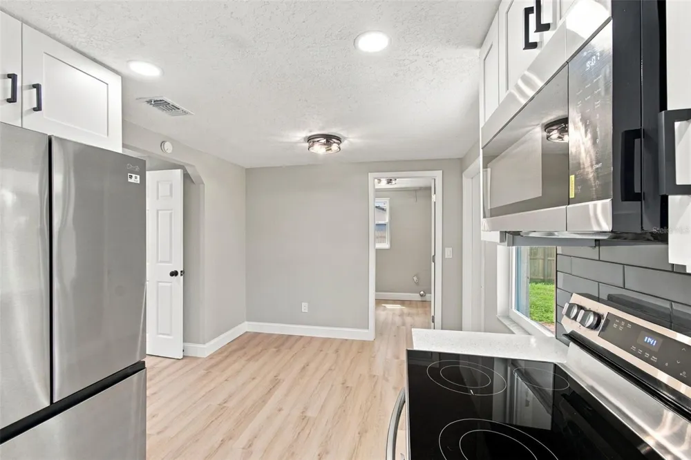 802 WALNUT DRIVE Seffner, FL 33584