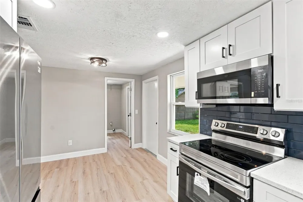 802 WALNUT DRIVE Seffner, FL 33584