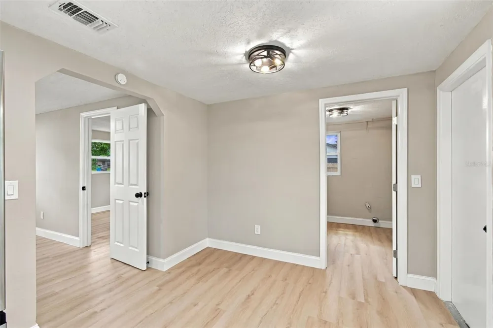 802 WALNUT DRIVE Seffner, FL 33584