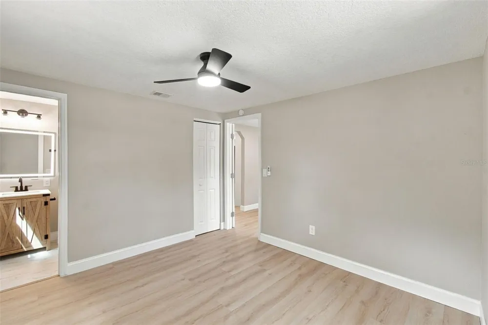 802 WALNUT DRIVE Seffner, FL 33584