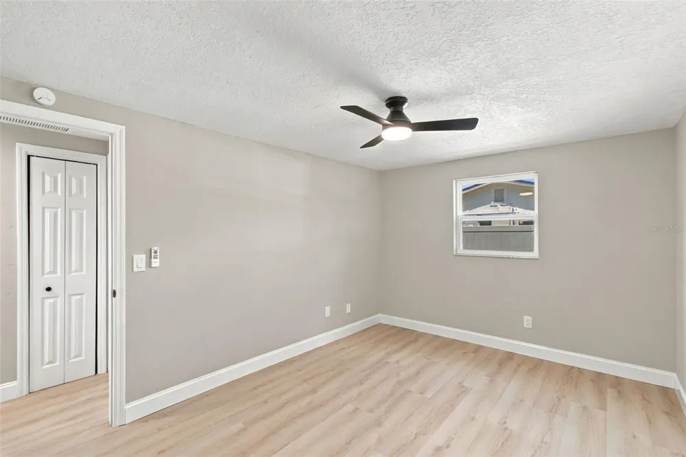 802 WALNUT DRIVE Seffner, FL 33584