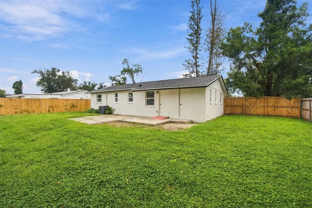 802 WALNUT DRIVE Seffner, FL 33584