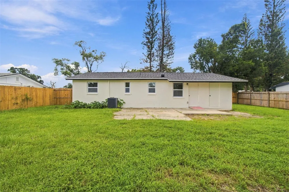 802 WALNUT DRIVE Seffner, FL 33584