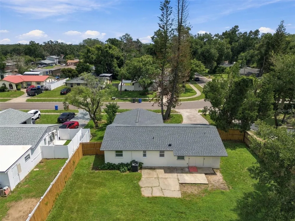 802 WALNUT DRIVE Seffner, FL 33584