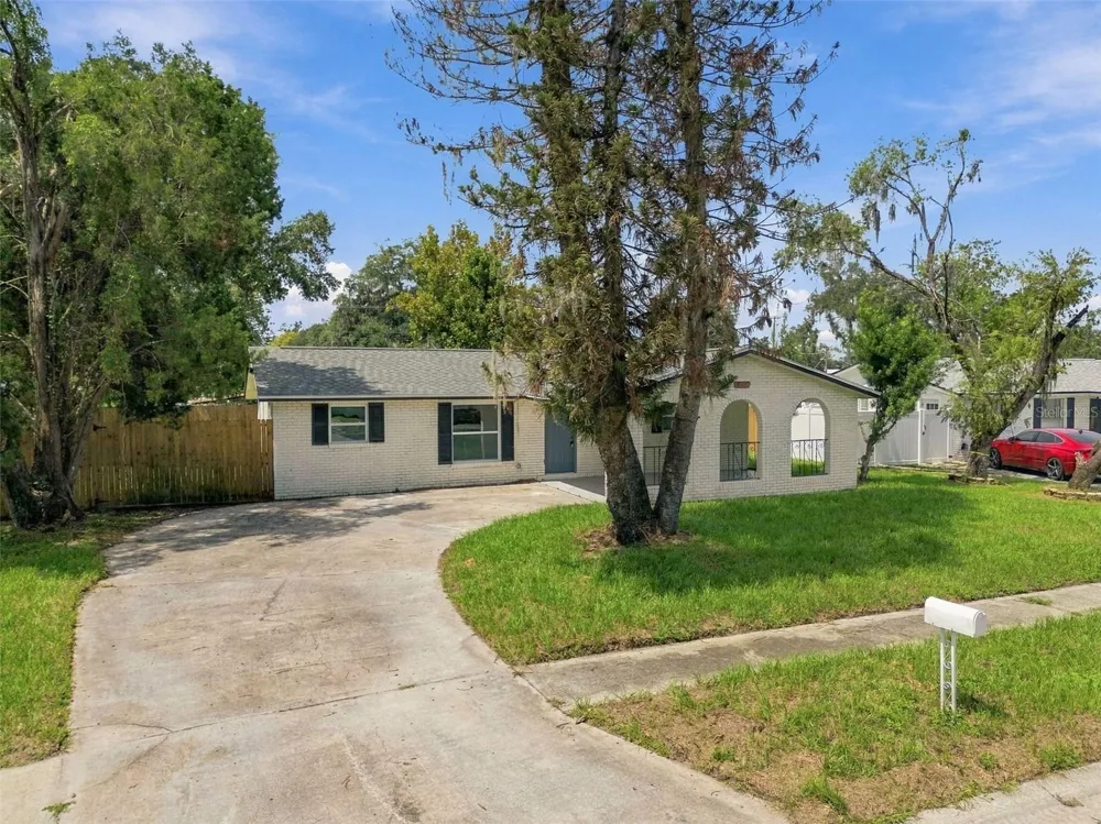 802 WALNUT DRIVE Seffner, FL 33584