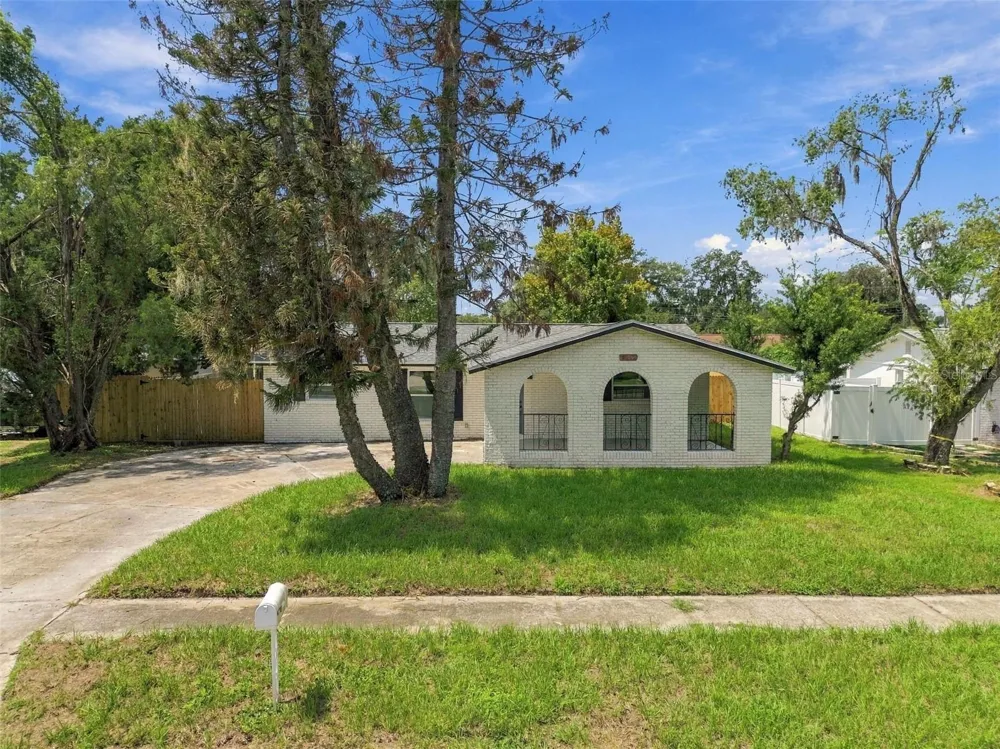 802 WALNUT DRIVE Seffner, FL 33584