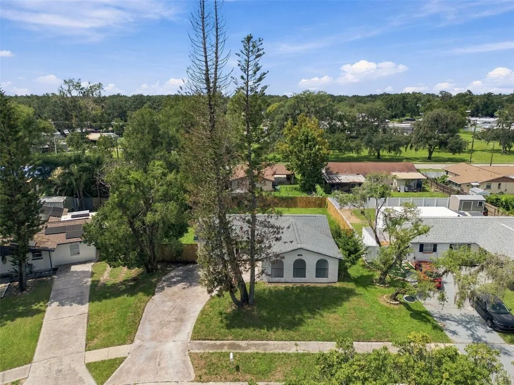 802 WALNUT DRIVE Seffner, FL 33584