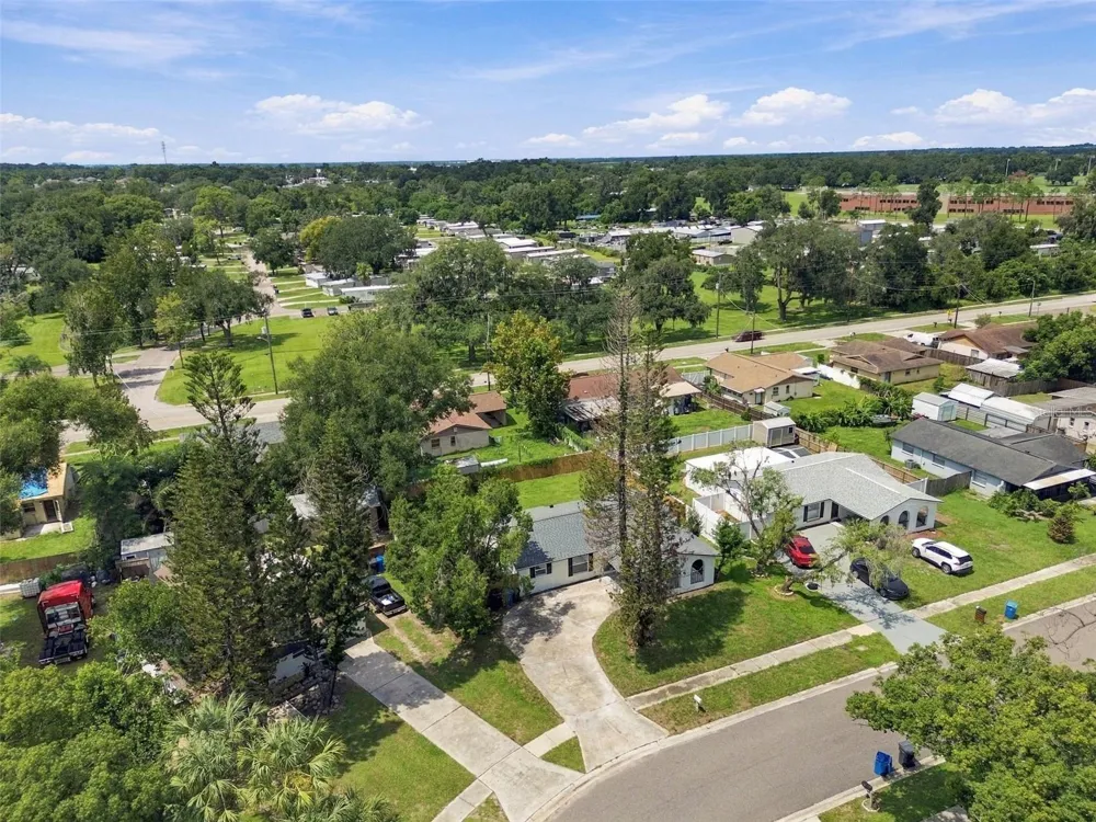 802 WALNUT DRIVE Seffner, FL 33584