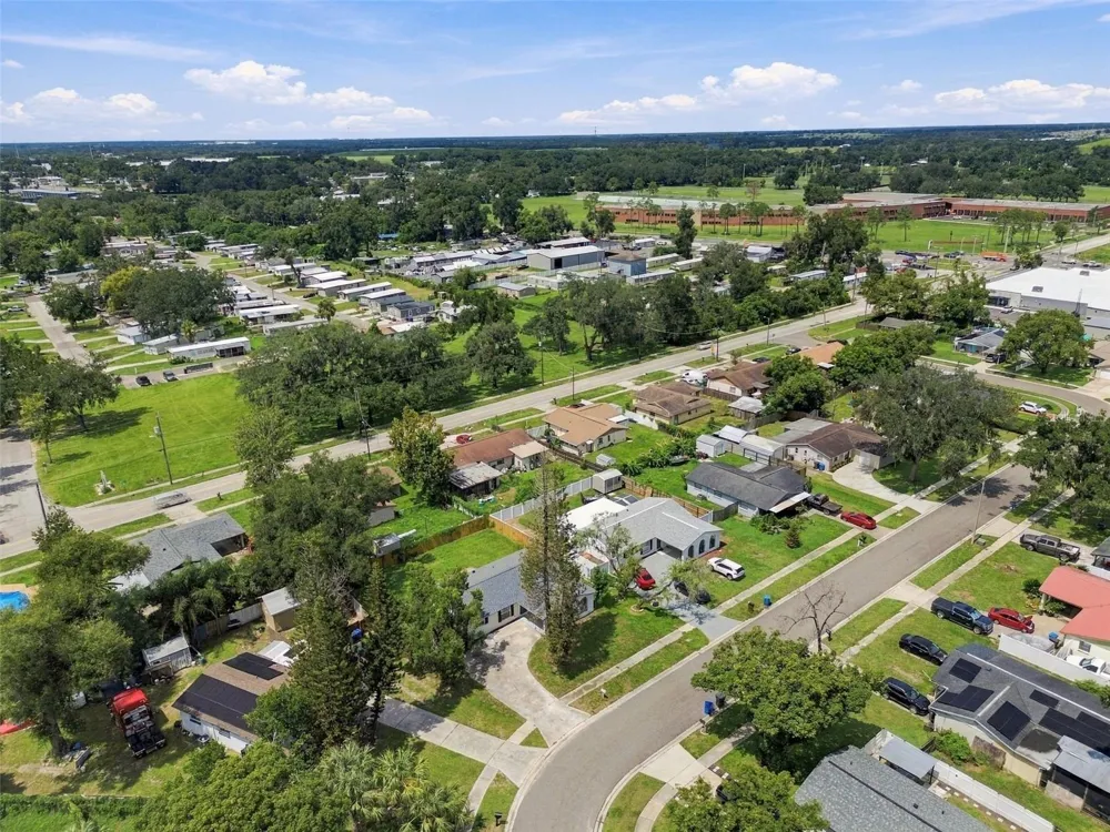 802 WALNUT DRIVE Seffner, FL 33584