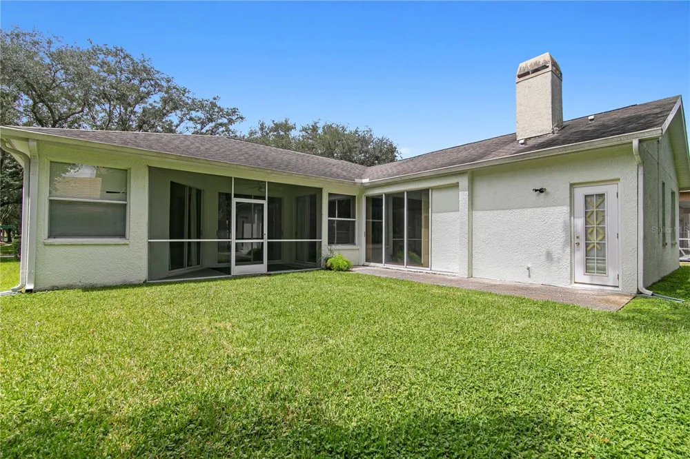 17715 HAMPSHIRE OAK DRIVE Tampa, FL 33647