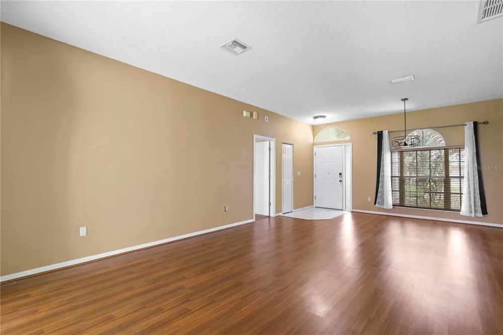 17715 HAMPSHIRE OAK DRIVE Tampa, FL 33647