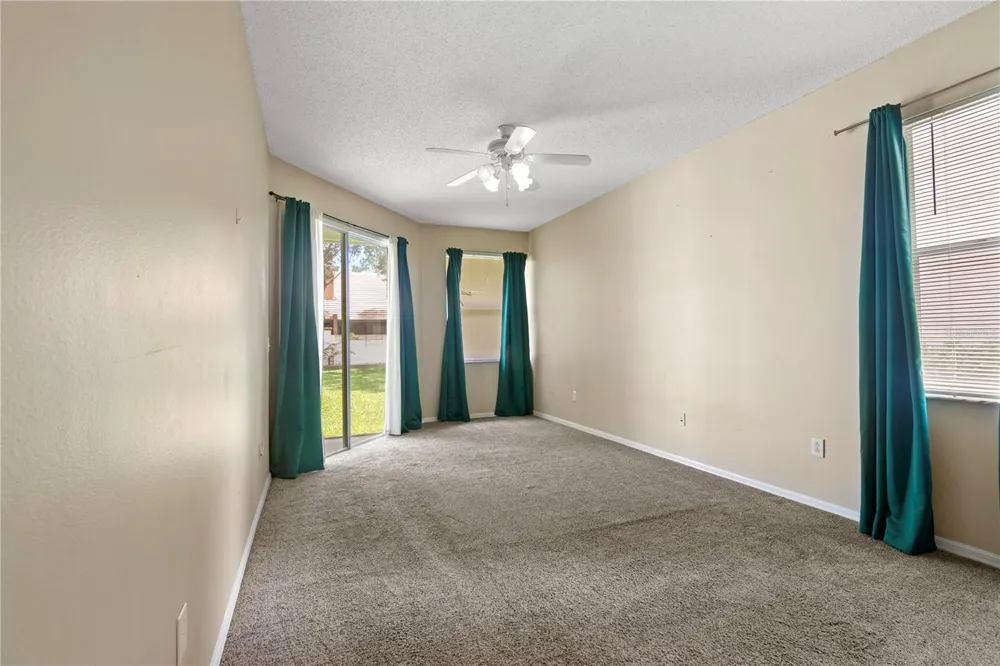 17715 HAMPSHIRE OAK DRIVE Tampa, FL 33647