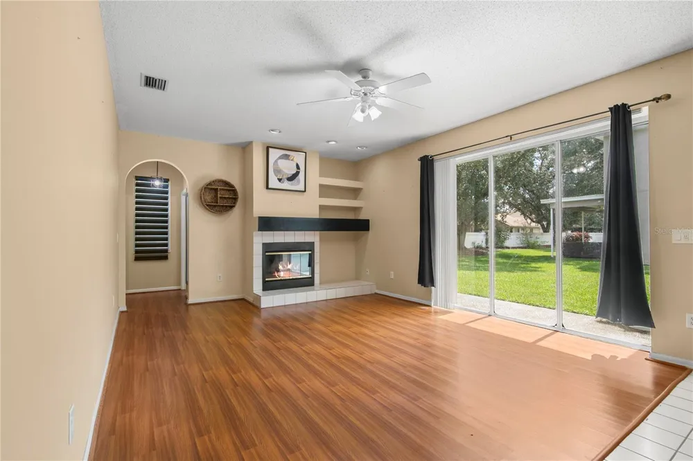 17715 HAMPSHIRE OAK DRIVE Tampa, FL 33647