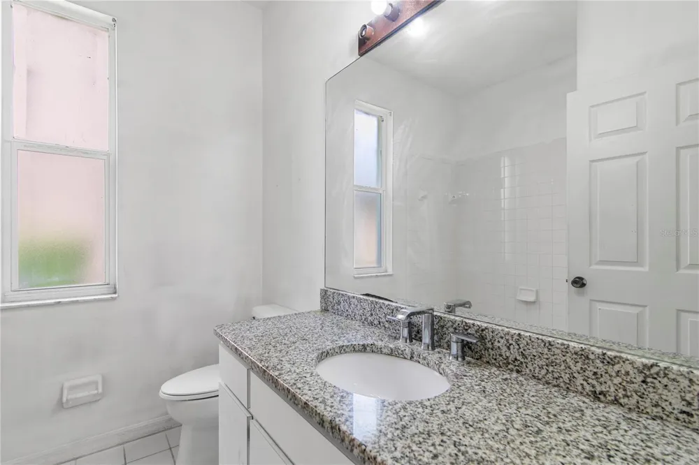 17715 HAMPSHIRE OAK DRIVE Tampa, FL 33647