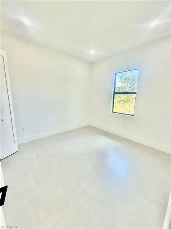 3206 10th Avenue NE Naples, FL 34120