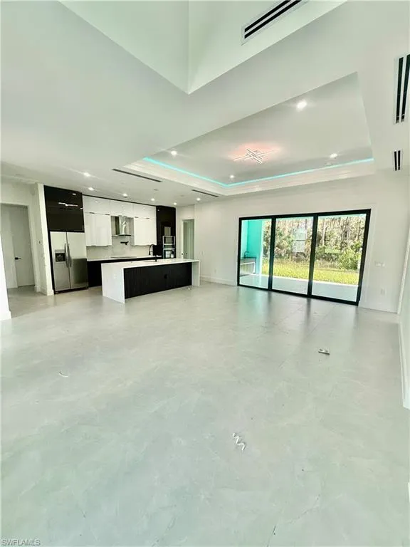 3206 10th Avenue NE Naples, FL 34120