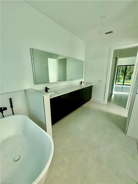 3206 10th Avenue NE Naples, FL 34120