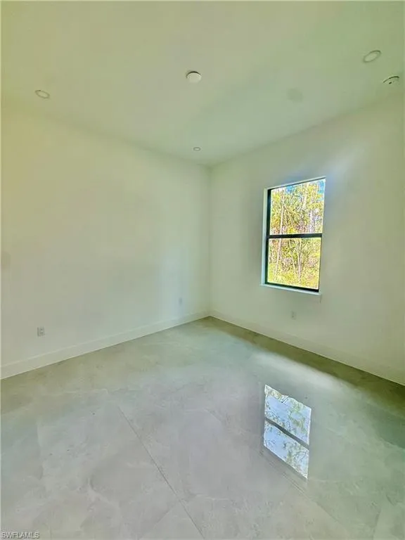 3144 10th Avenue NE Naples, FL 34120