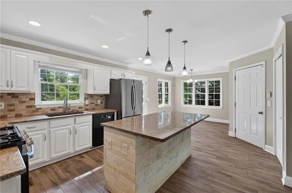 170 Lakeview Lane Hiram, GA 30141