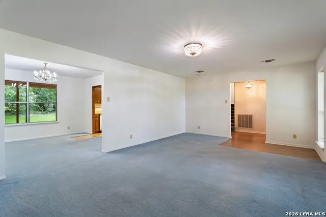 1702 SUSAN DR Kerrville, TX 78028