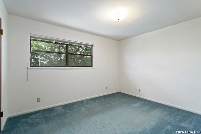 1702 SUSAN DR Kerrville, TX 78028