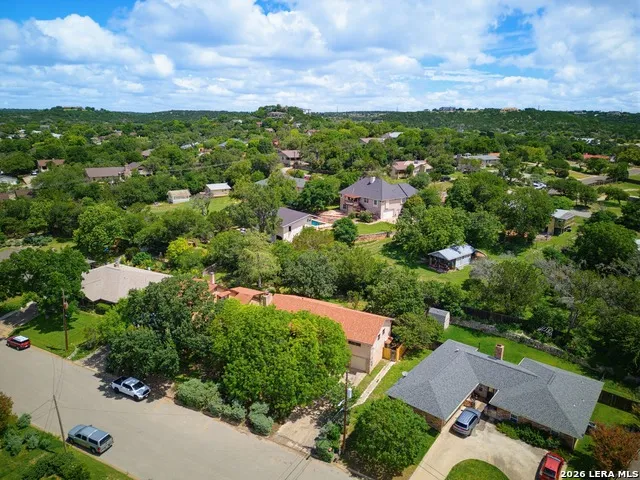1702 SUSAN DR Kerrville, TX 78028