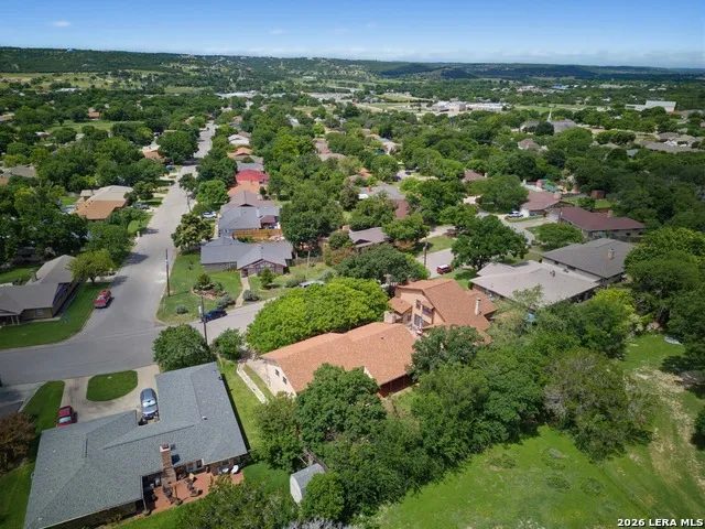 1702 SUSAN DR Kerrville, TX 78028