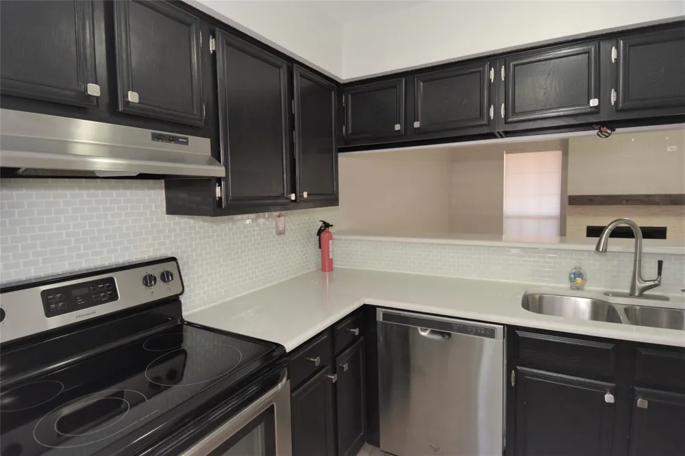 16301 ledgemont Lane #176 Addison, TX 75001