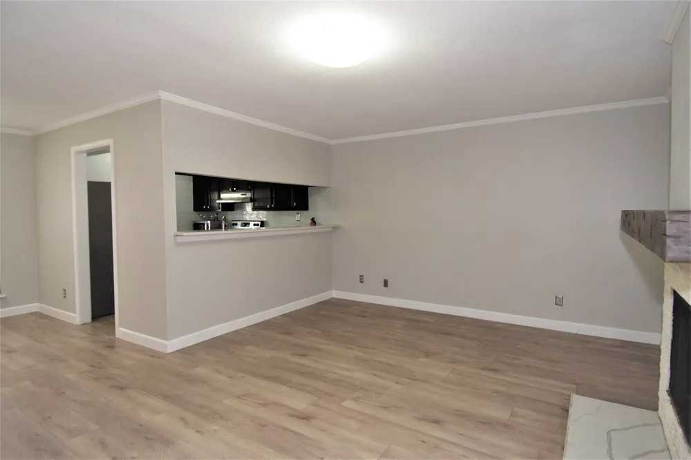 16301 ledgemont Lane #176 Addison, TX 75001