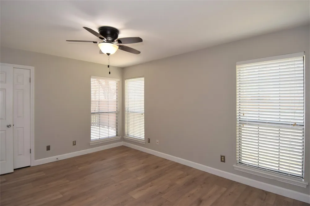 16301 ledgemont Lane #176 Addison, TX 75001