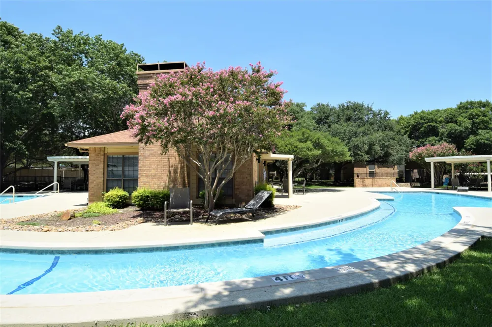 16301 ledgemont Lane #176 Addison, TX 75001