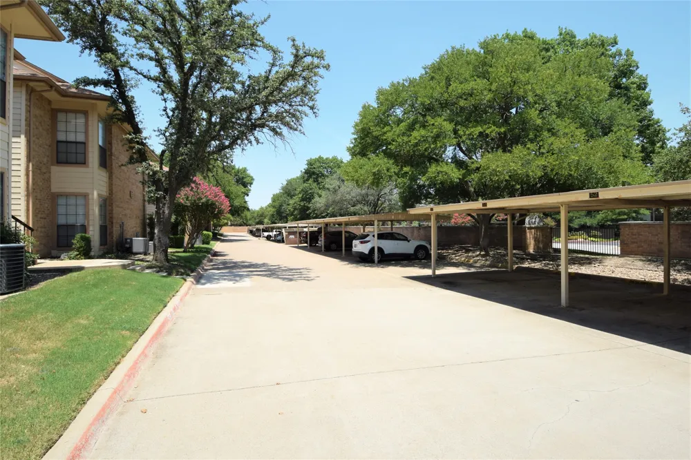 16301 ledgemont Lane #176 Addison, TX 75001
