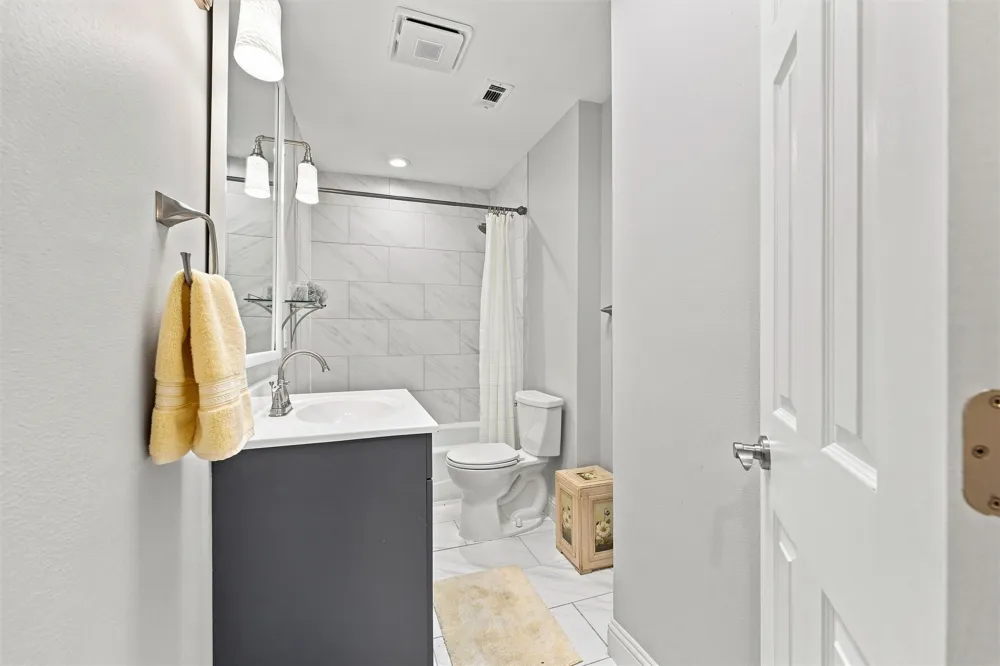 611 Westview Avenue Fort Worth, TX 76107