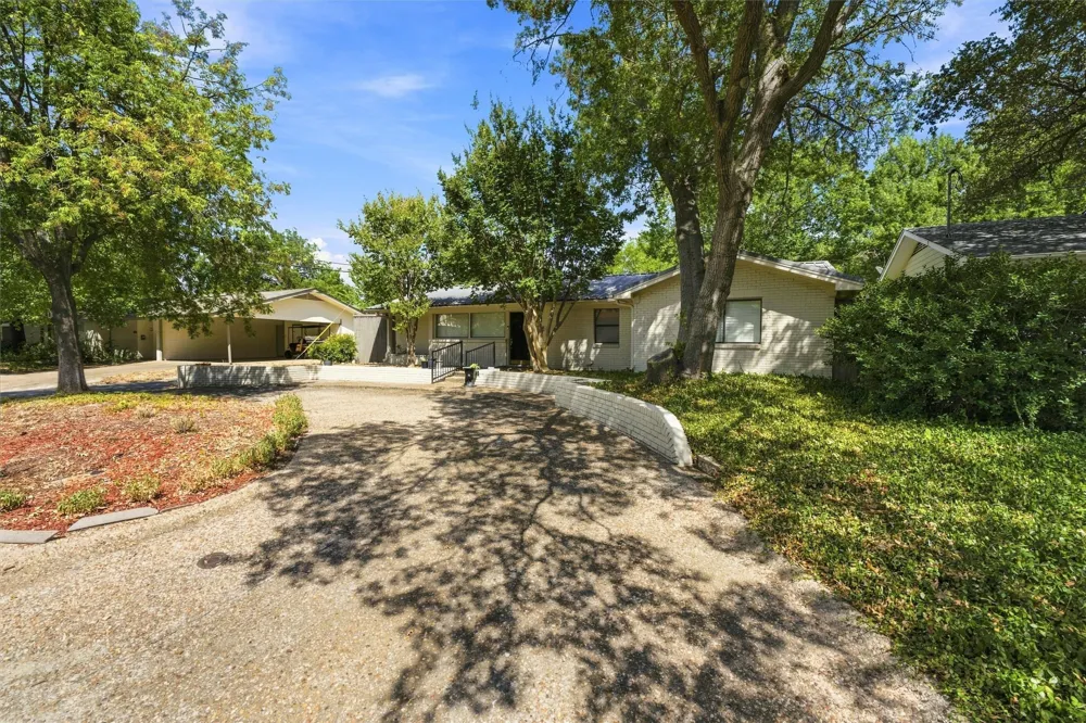 611 Westview Avenue Fort Worth, TX 76107